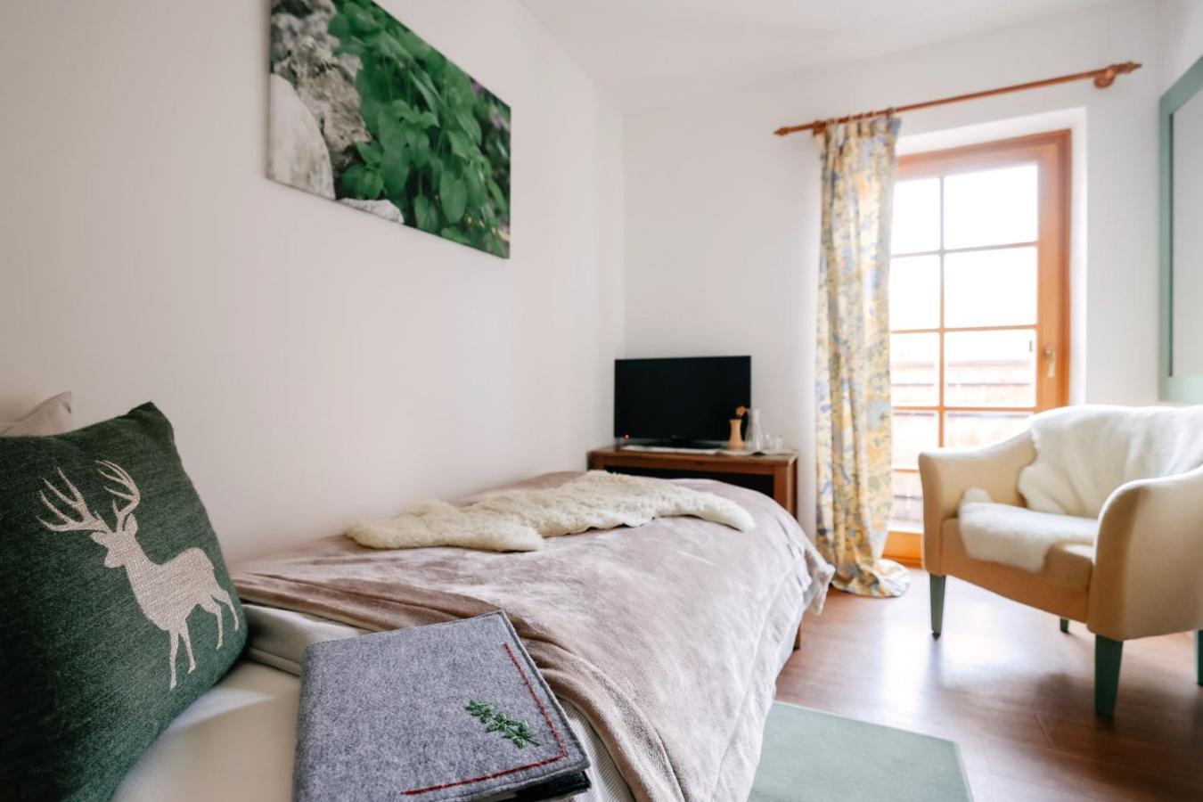 Eko Hisa-Eco House Na Razpotju Hotel Solcava Ngoại thất bức ảnh