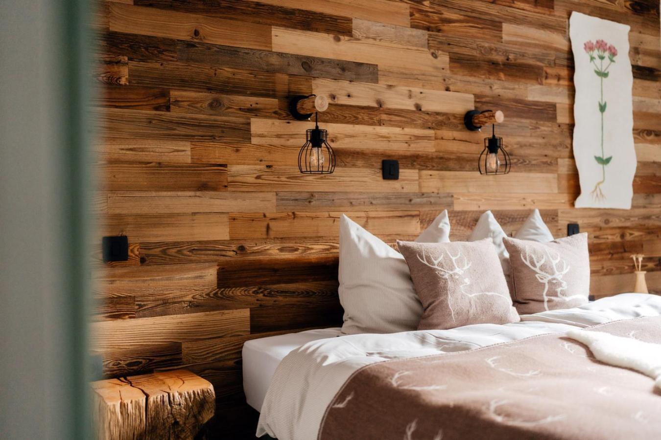 Eko Hisa-Eco House Na Razpotju Hotel Solcava Ngoại thất bức ảnh