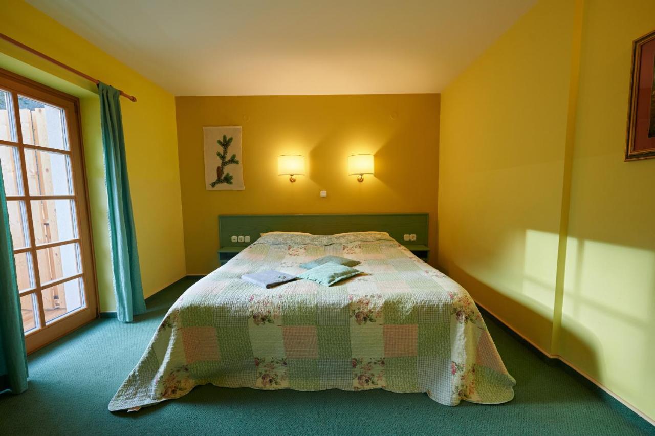 Eko Hisa-Eco House Na Razpotju Hotel Solcava Ngoại thất bức ảnh
